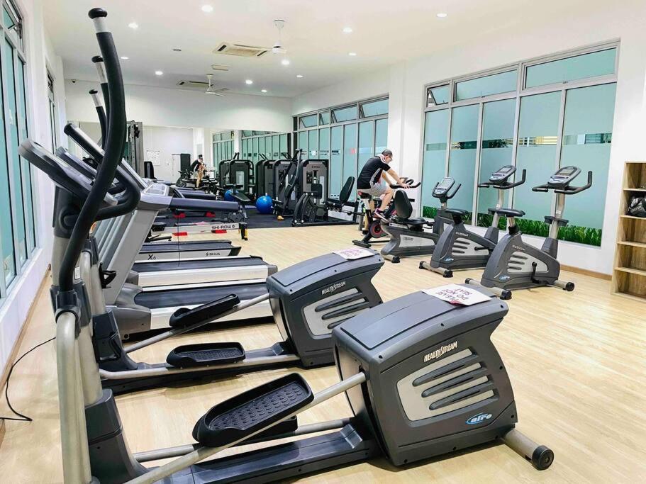 High Floor Studio Austin Regency Mount Austin W Balcony 3 Plus 1Pax 5 Mins Aeon ジョホールバル エクステリア 写真